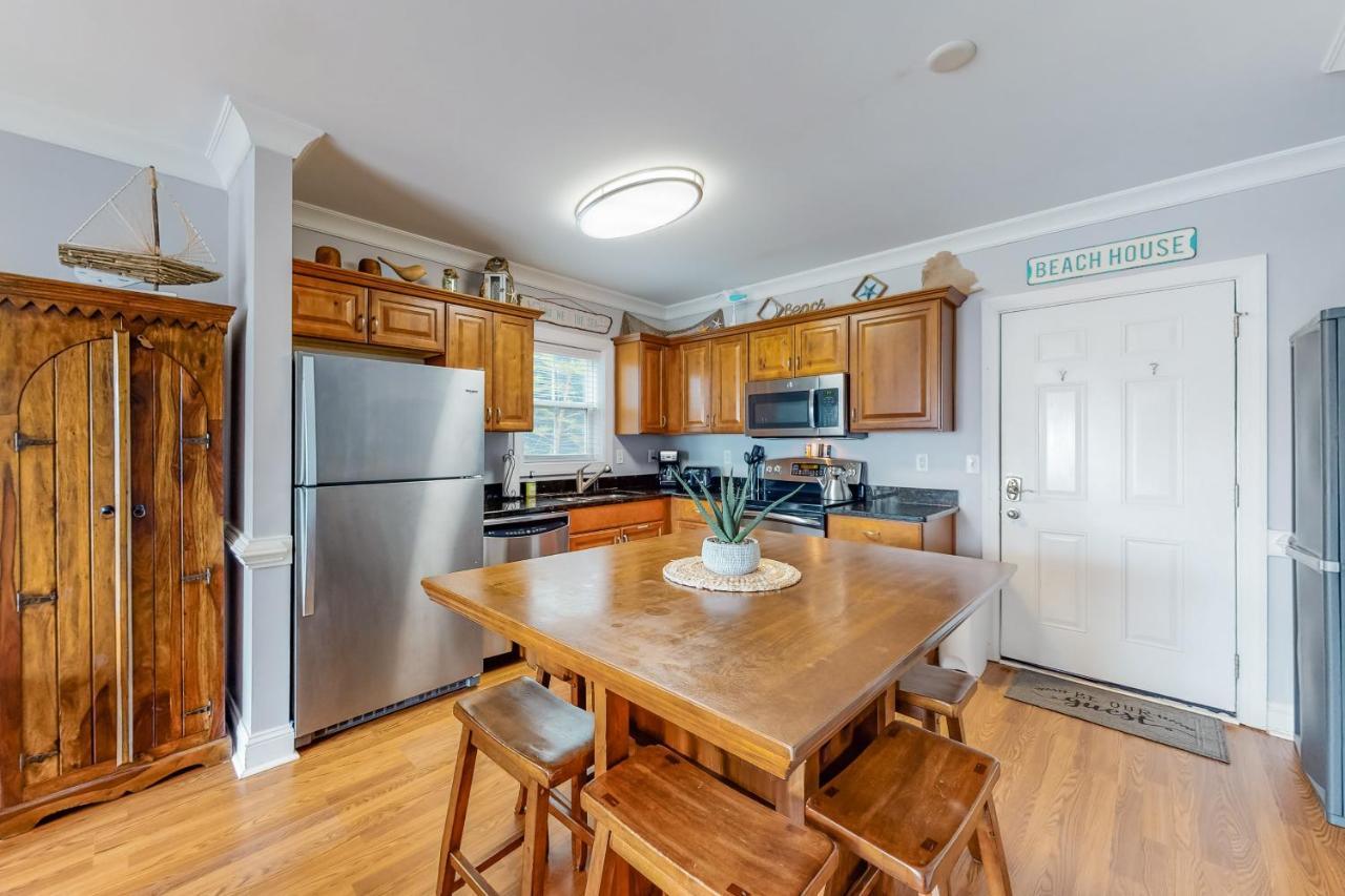 Silver Shores Apartment *